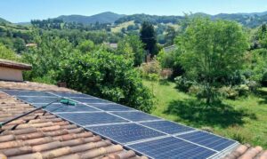 Nettoyage panneaux photovoltaïques au Mas d'Azil (09)