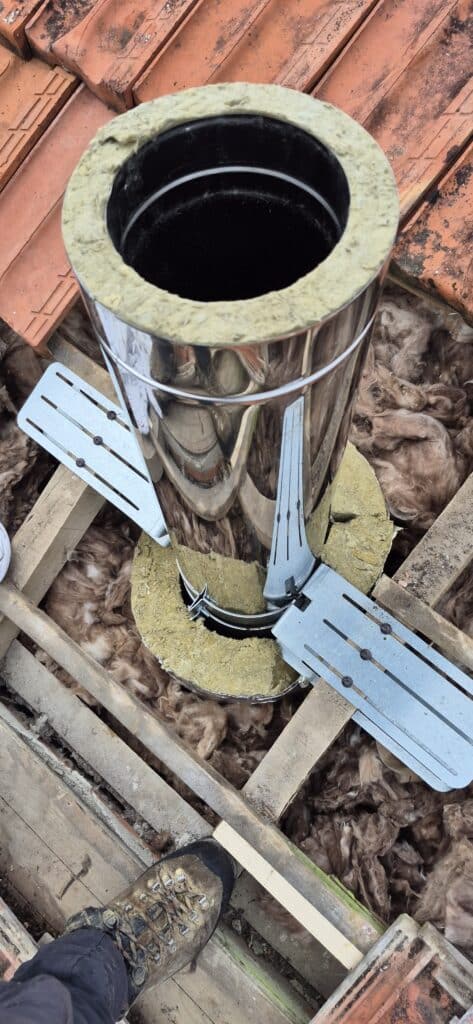 Conduit de fumée double paroi isolé à Labastide de besplas (09)